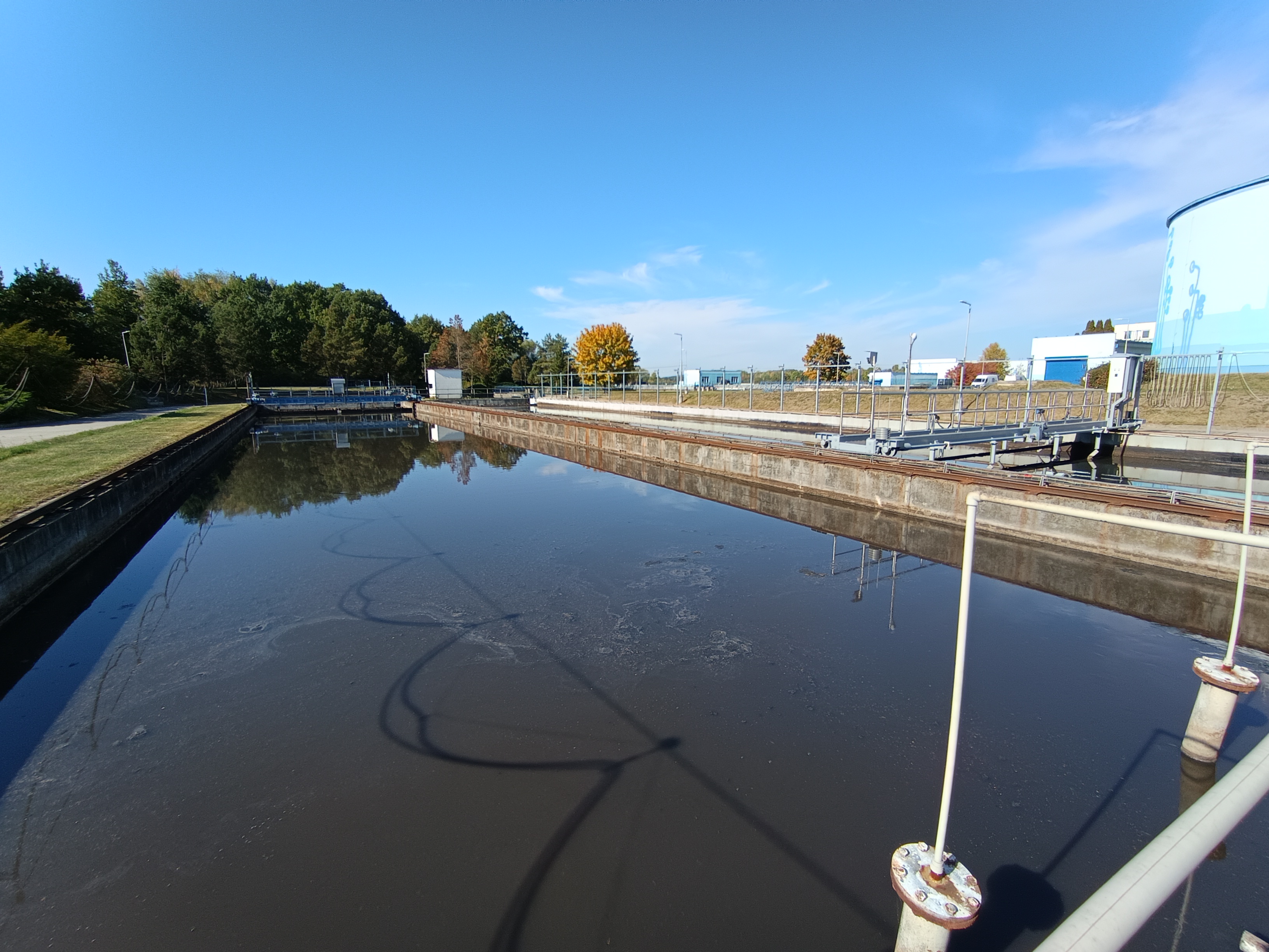 B. Usazovací nádrže